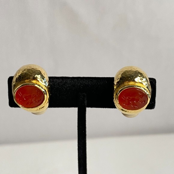 Tanner Clip On Earrings Pegasus Intaglio Carnelian Stone With Gold Tone Rim - Picture 2 of 9
